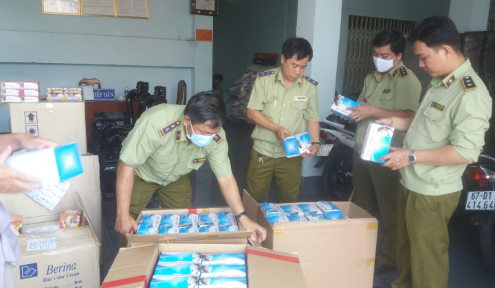 Xử lý 26 vụ vi phạm về khẩu trang trong ngày 26/3