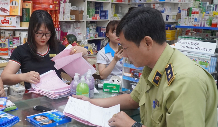 Xử lý 14 vụ vi phạm về khẩu trang trong ngày 31/3