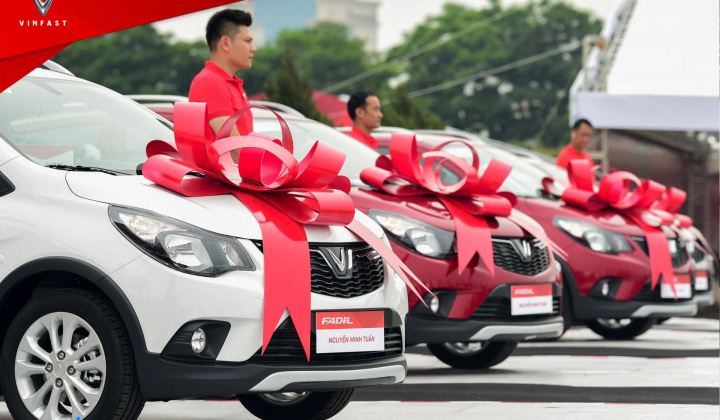 Người dùng bất ngờ với giá ô tô VinFast tại đại lý