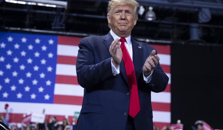 [Tin ảnh] Tổng thống Trump dự hội nghị cùng người nhiễm Covid-19