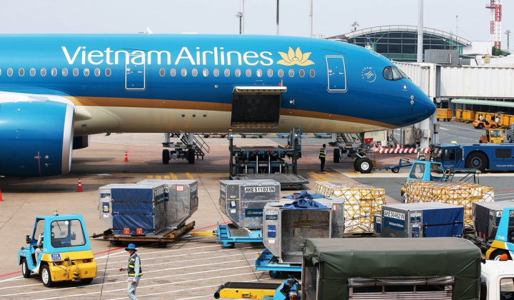 Hỗ trợ doanh nghiệp xuất khẩu, Thương vụ Việt Nam tại Singapore cùng Vietnam Airlines giảm giá vận chuyển