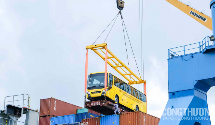 Sớm ban hành cơ chế, chính sách tốt nhất tháo gỡ khó khăn trước tác động của COVID-19