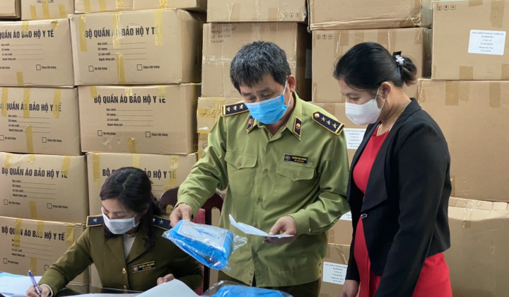 Hàng loạt cơ sở sản xuất khẩu trang vi phạm, gian dối bị xử phạt