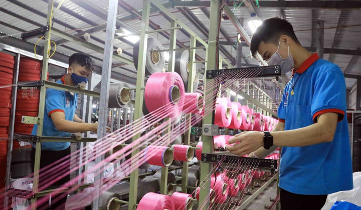 Cấp bách tháo gỡ khó khăn trong sản xuất, kinh doanh, thúc đẩy giải ngân vốn đầu tư công ứng phó đại dịch COVID-19