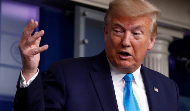 [Tin ảnh] Ông Trump thể hiện quyền lực