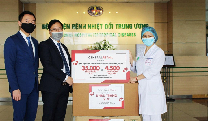 Central Retail trao tặng 70.000 khẩu trang y tế ủng hộ y bác sĩ tuyến đầu chống dịch Covid-19