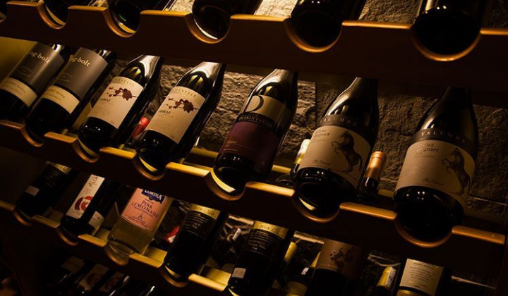 Từ 7/5, in ấn, quản lý sử dụng tem rượu sẽ thực hiện theo quy định mới