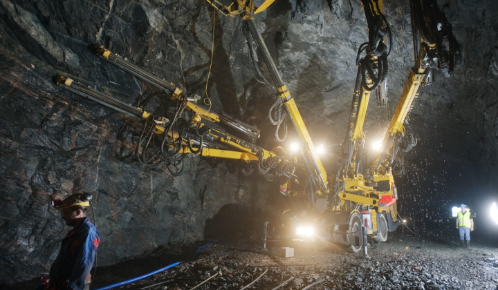 Giá kẽm tăng cao do thiếu hụt nguồn cung trong ngắn hạn