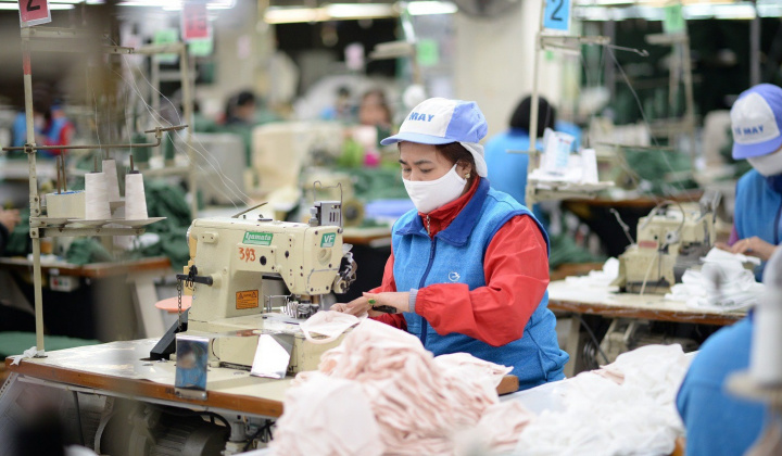 ADB: Tăng trưởng kinh tế Việt Nam vẫn nằm top châu Á dù suy giảm mạnh do dịch Covid-19