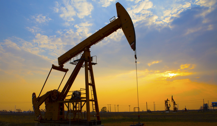 Giá dầu thô quay đầu giảm mạnh, thị trường chờ đợi triển vọng thoả thuận của OPEC+