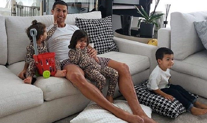 Bên trong ngôi biệt thự nơi Ronaldo cách ly