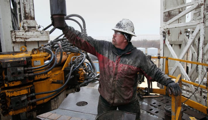 Căng thẳng thương mại Mỹ - Trung tăng, giá dầu thô giảm trở lại