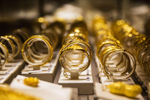 Giá vàng ngày 12/5 đi ngược với dự báo tăng do lo ngại về làn sóng lây nhiễm Covid-19 lần thứ hai