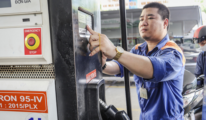 Sau 8 lần giảm liên tiếp, giá xăng tăng trở lại từ chiều 13/5