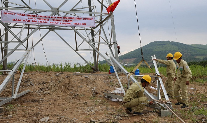 Đường dây 220kV Nha Trang - Tháp Chàm còn vướng bồi thường giải phóng mặt bằng và chuyển đổi đất rừng