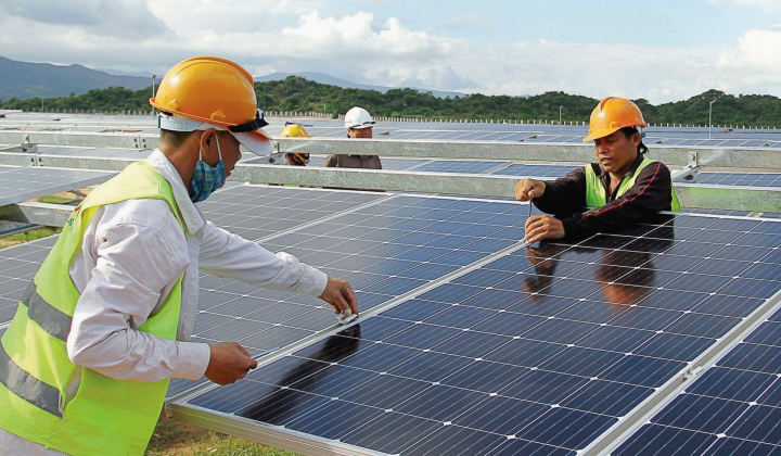 Tấm quang điện mặt trời đơn tinh thể, đa tinh thể ít tác động xấu đến môi trường