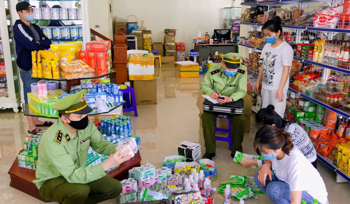 Xử lý 21 cơ sở kinh doanh thiết bị y tế vi phạm trong ngày 3/5