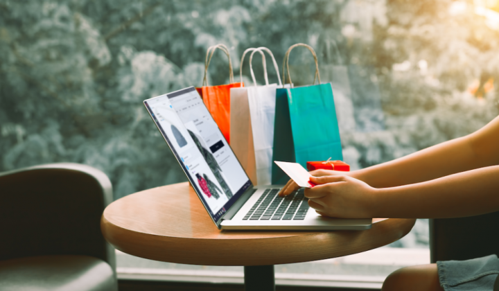 Thương mại trực tuyến và hành vi mua sắm của người tiêu dùng