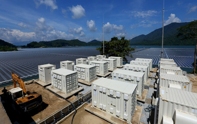 Phát triển điện mặt trời trên hồ thủy lợi