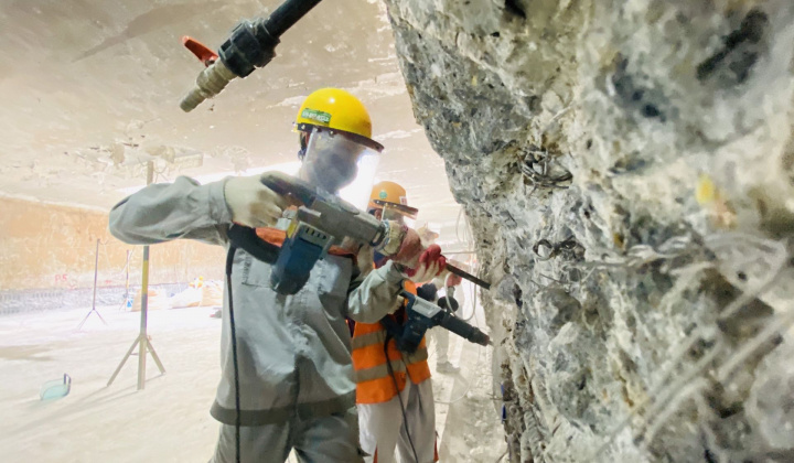 Đầu tư cổ phiếu ngành xây dựng: Đãi cát tìm vàng