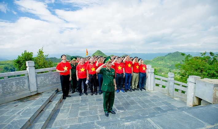 Hành trình về nguồn của Đảng bộ cơ quan Tổng Công ty VEAM