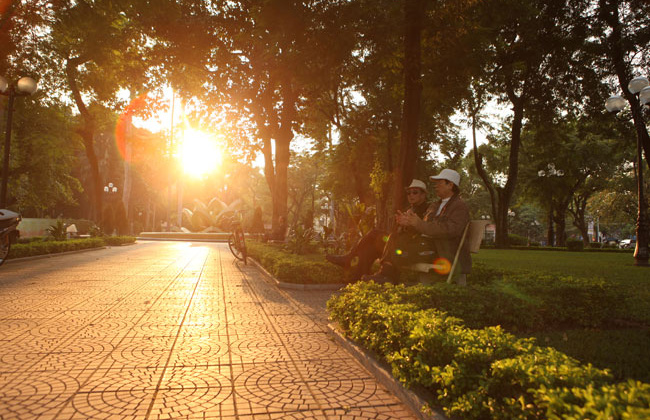 Thời tiết 4-6: Bắc Bộ và Trung Bộ nắng nóng gay gắt tiếp diễn