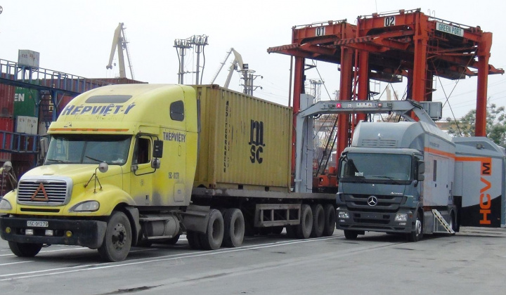 Ban hành quy trình lựa chọn, kiểm tra hàng hóa bằng máy soi container