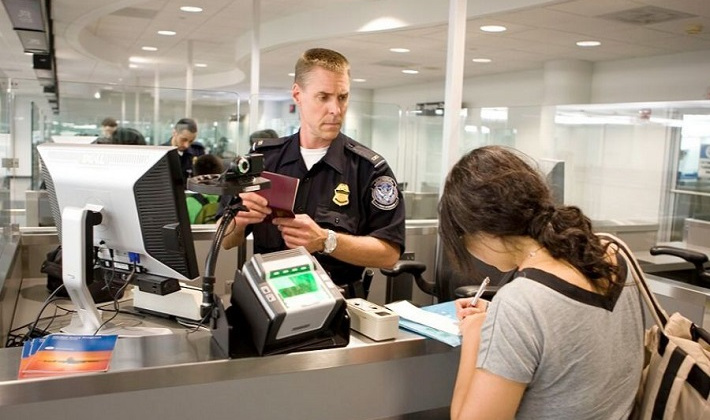 [Quốc tế nổi bật] Mỹ cấm hàng triệu công dân Trung Quốc nhập cảnh