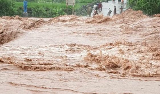 Thời tiết 23/7: Vùng núi Bắc bộ mưa dông, đề phòng lốc sét