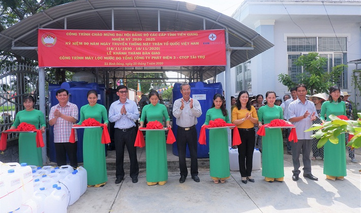 EVNGENCO 3 trao tặng 520 triệu đồng chung tay cùng Tiền Giang phòng chống hạn mặn