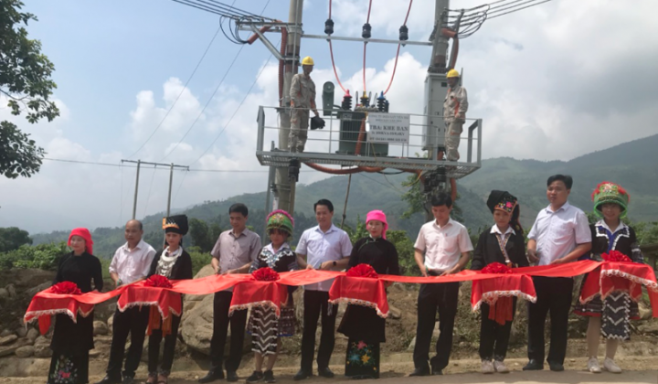 Yên Bái thêm 297 hộ dân vùng sâu vùng xa được sử dụng điện lưới quốc gia