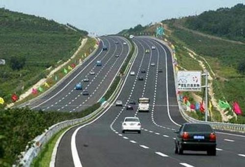 Sớm giải phóng xong mặt bằng đường nối Lai Châu với cao tốc Nội Bài - Lào Cai