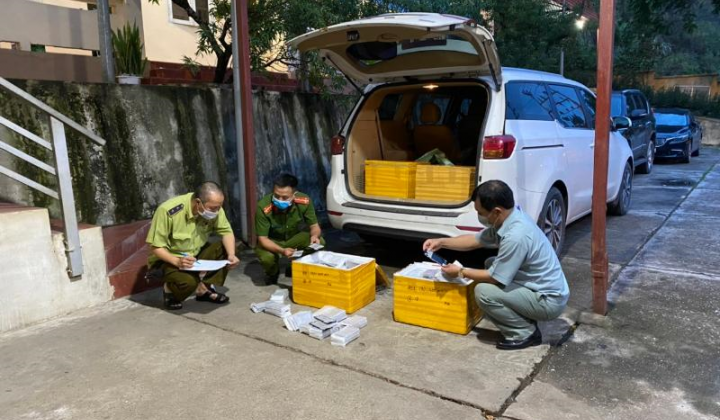 Lạng Sơn: Tạm giữ 3.300 chiếc khung xương điện thoại di động do Trung Quốc sản xuất