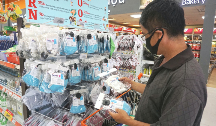 Saigon Co.op tung ra thị trường hơn 12 triệu khẩu trang vải kháng khuẩn giá không đổi