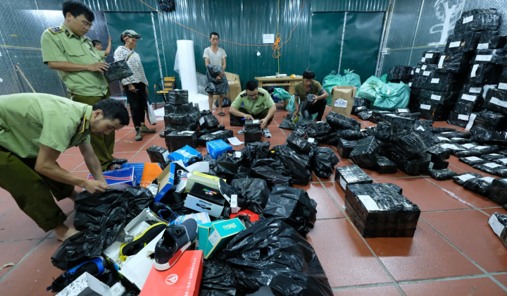 Quản lý thị trường nhanh chóng vào cuộc trước diễn biến mới của dịch bệnh Covid-19