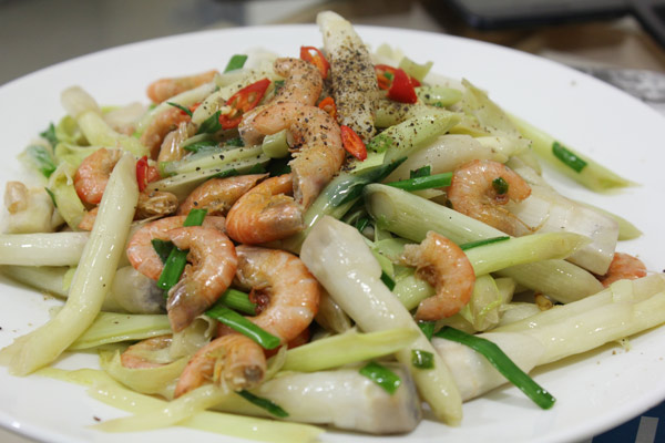 Về miền Tây thưởng thức đặc sản bồn bồn xào tép