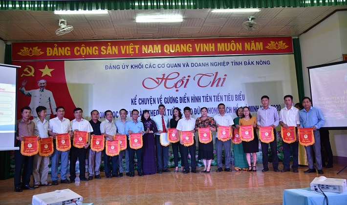 Đảng bộ Nhôm Đắk Nông đạt giải Nhì Hội thi kể chuyện về học tập và làm theo Bác