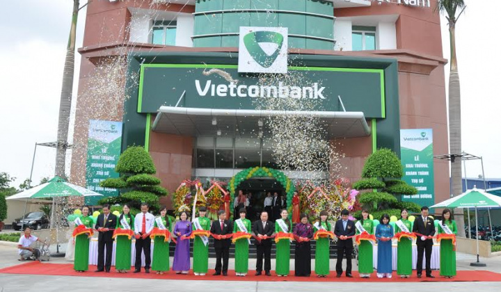 Research on factors affecting customer satisfaction with personal loan service for consumption at Vietcombank Ho Chi Minh City