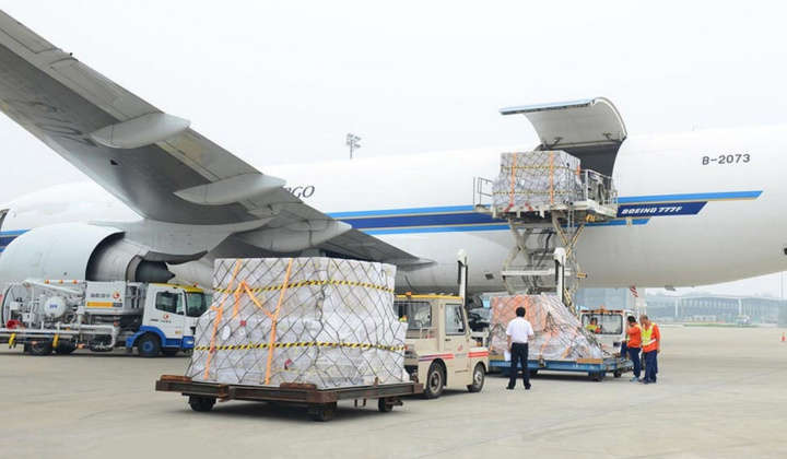 Vì sao doanh nghiệp ít xuất khẩu hàng hóa qua đường hàng không, đường sắt?