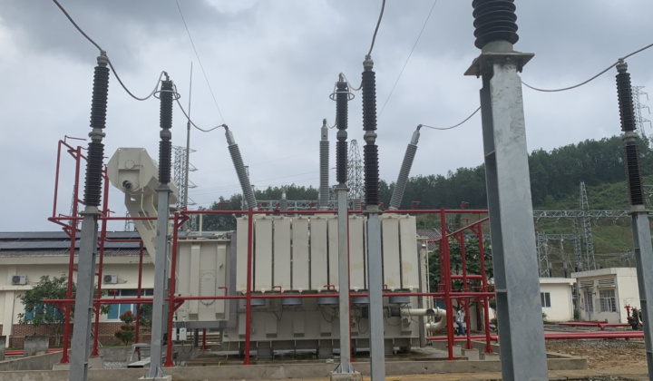 Hoàn thành lắp máy biến áp thứ 2 trạm biến áp 220kV Sông Tranh 2