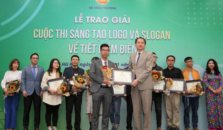 Trao giải cuộc thi “Sáng tạo logo và slogan về tiết kiệm điện”