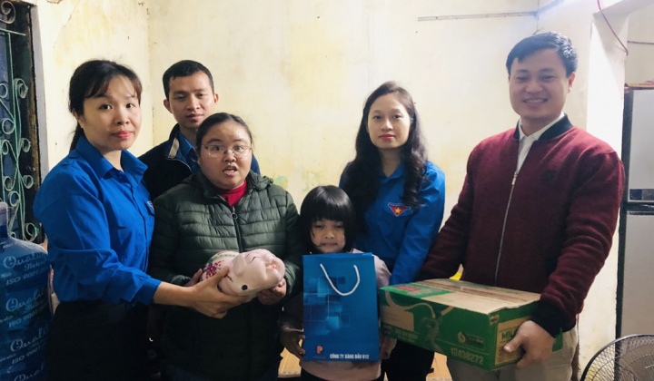 Petrolimex Quảng Ninh: "Heo đất yêu thương - Trao mùa xuân ấm"