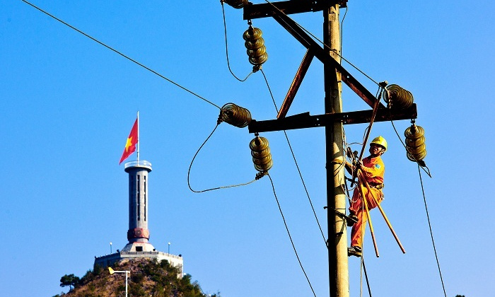 Hành trình cõng điện lên non