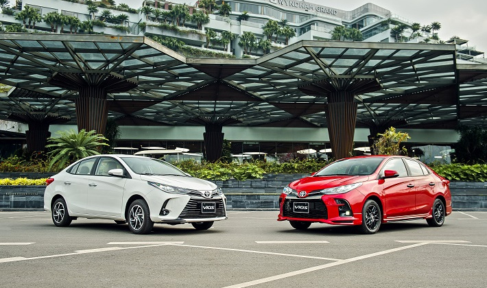 Doanh số Toyota giảm 53% trong tháng 9