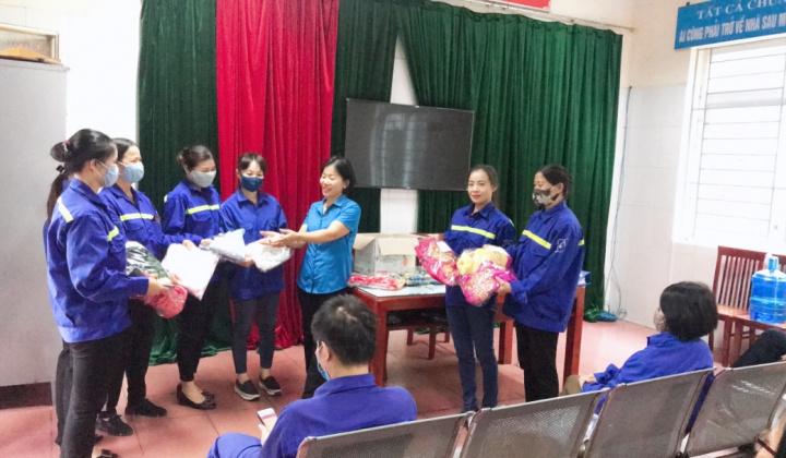 Than Thống Nhất: Áo dài - Trao gửi yêu thương