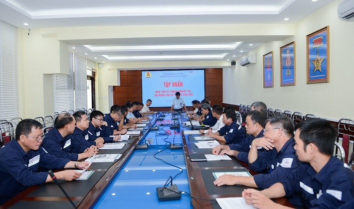 Trung tâm Dịch vụ sửa chữa EVN vững tin theo Đảng