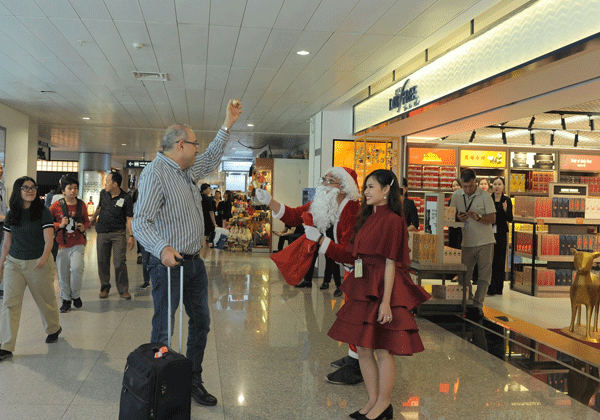 Tiếp thị nơi “cửa ngõ quốc gia”