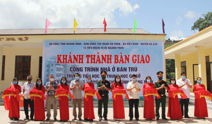 Tự vệ ngành Than chung tay xây dựng nông thôn mới