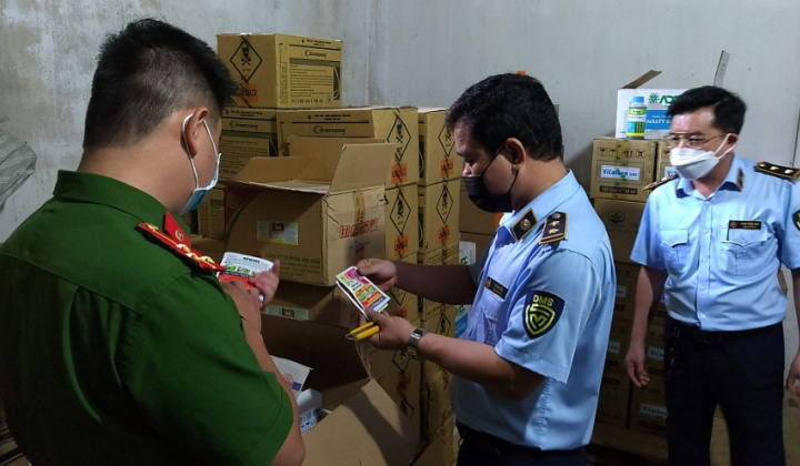 Sau nhiều ngày mật phục, thu giữ trên 3.600 lít thuốc bảo vệ thực vật chứa chất cấm