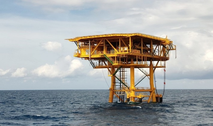 Vietsovpetro đón dòng dầu thương mại đầu tiên từ Giàn BK-19